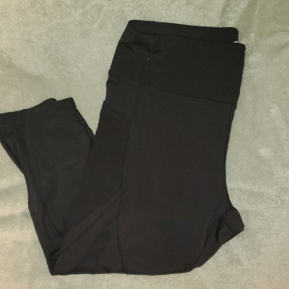 Avia workout capris